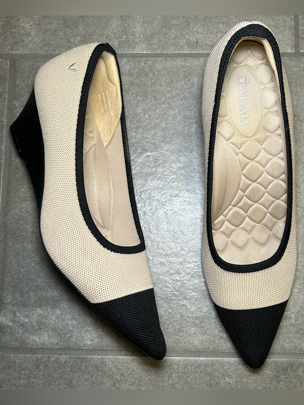 Vivaia Neutral Black Cream Knit Pointed Toe Wedge Heels Women’s Shoe Size 10.5